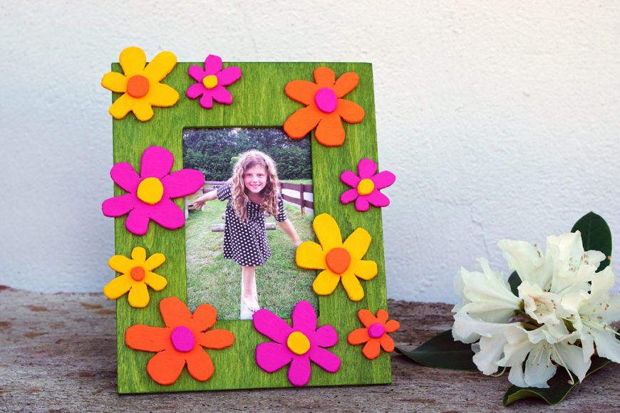 DIY-Geschenk zum Muttertag | Bilderrahmen mit gesägten Blumen
