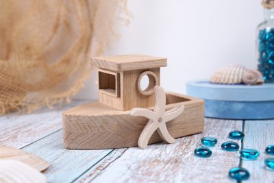 Holzboot mit Antrieb